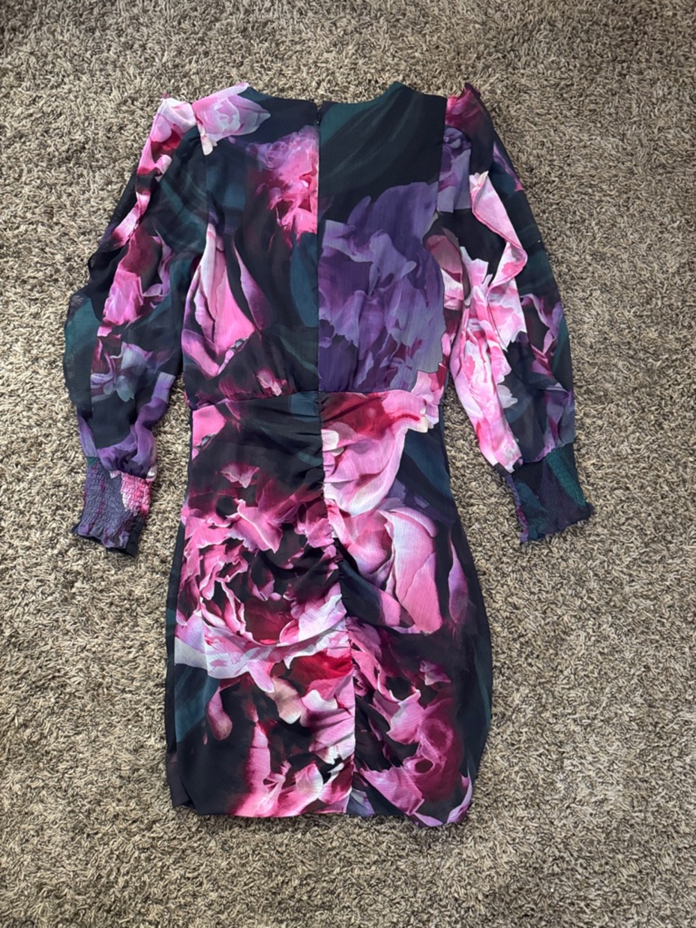 Express dress - Picture 3 of 4